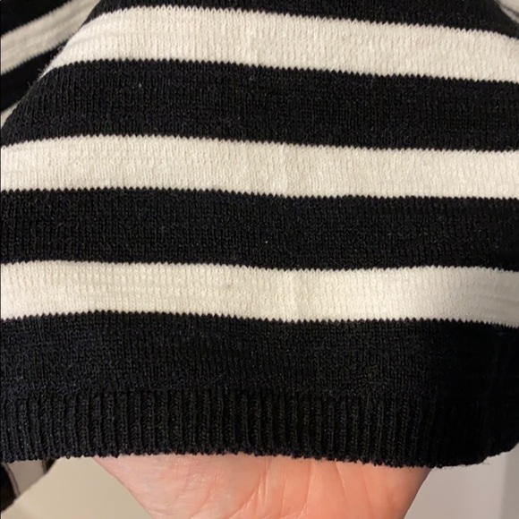 EUC Striped sleeveless sweater shell top - Picture 6 of 12